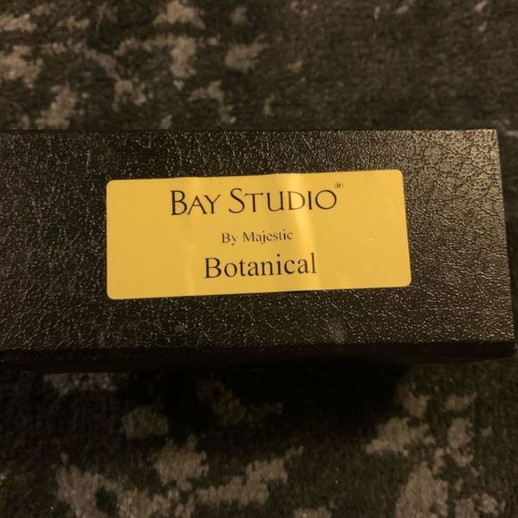 At Studio by Majestic “Botanical” - Picture 2 of 13